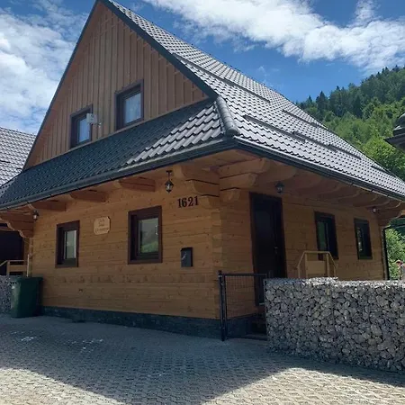 Marta Chalet *